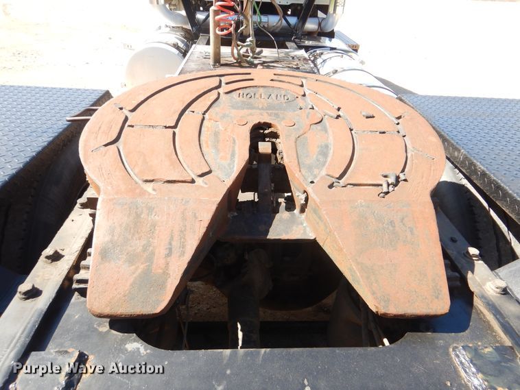 image for item DI0442 2014 Mack CHU  semi truck