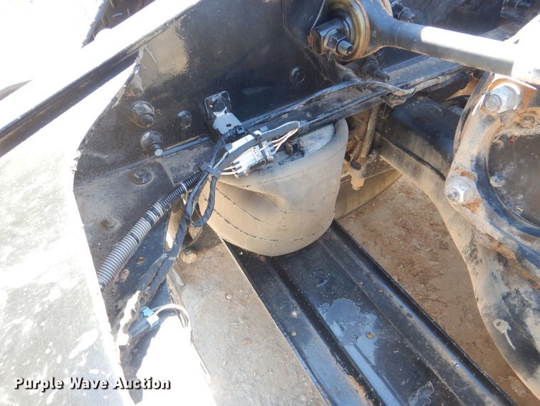 image for item DI0442 2014 Mack CHU  semi truck