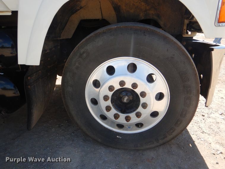 image for item DI0442 2014 Mack CHU  semi truck