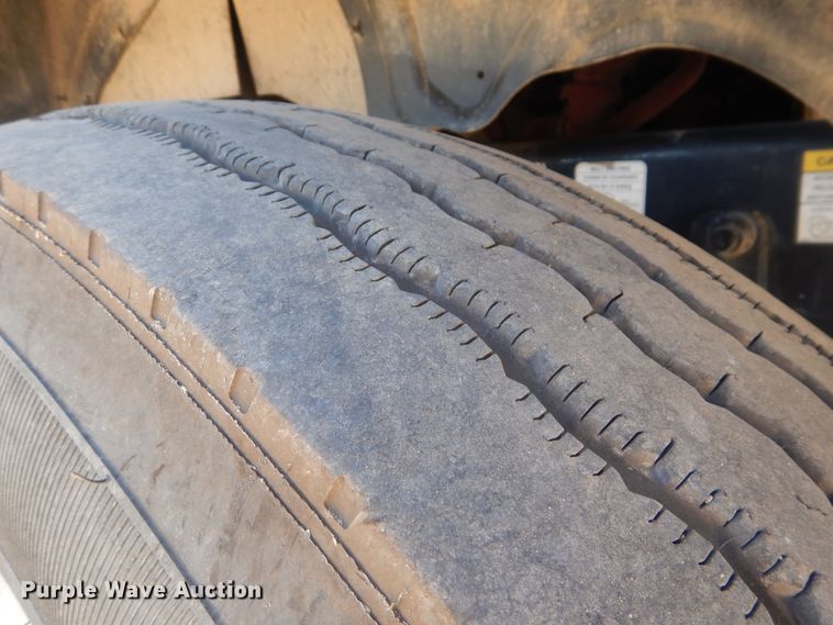 image for item DI0442 2014 Mack CHU  semi truck