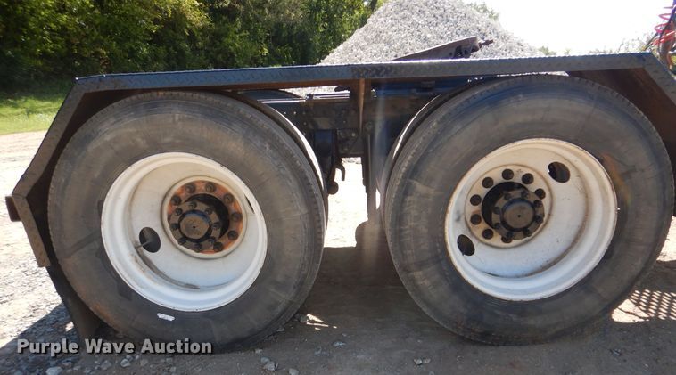 image for item DI0442 2014 Mack CHU  semi truck