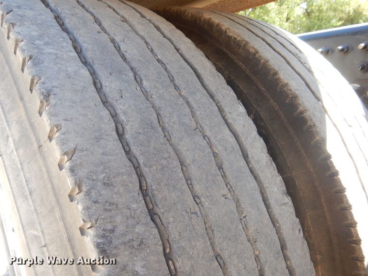 image for item DI0442 2014 Mack CHU  semi truck