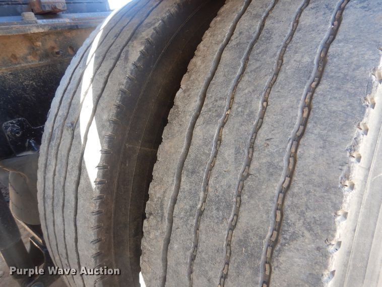 image for item DI0442 2014 Mack CHU  semi truck