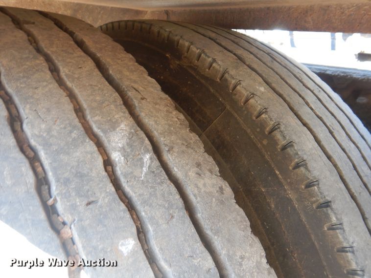 image for item DI0442 2014 Mack CHU  semi truck