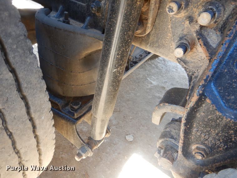 image for item DI0442 2014 Mack CHU  semi truck