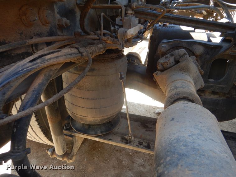 image for item DI0442 2014 Mack CHU  semi truck