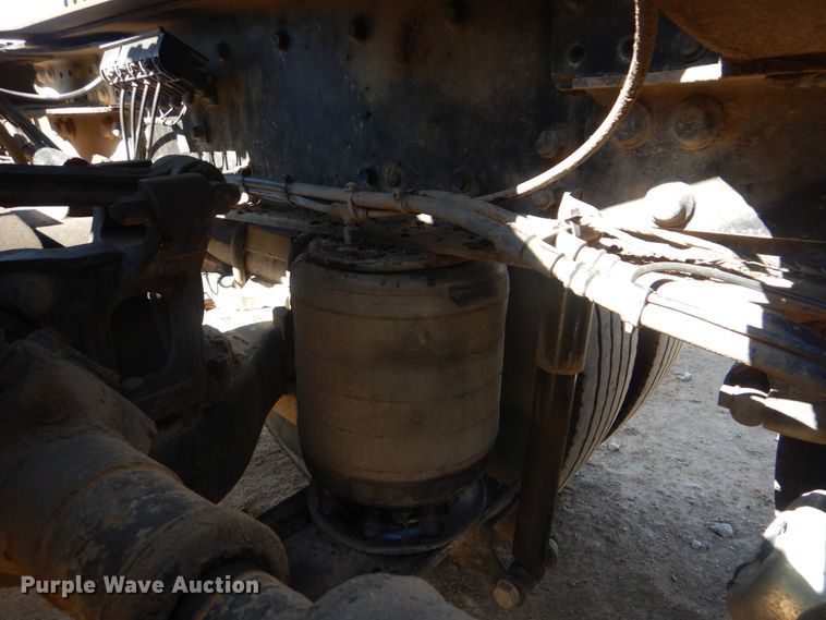 image for item DI0442 2014 Mack CHU  semi truck