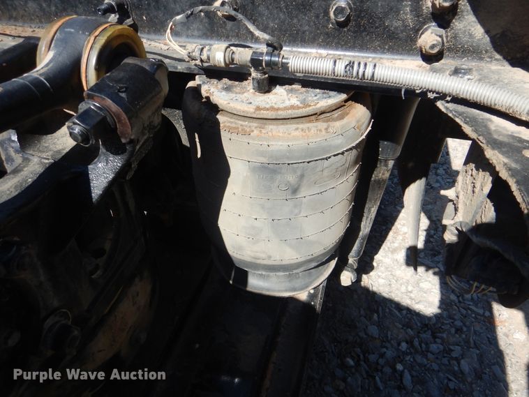 image for item DI0442 2014 Mack CHU  semi truck