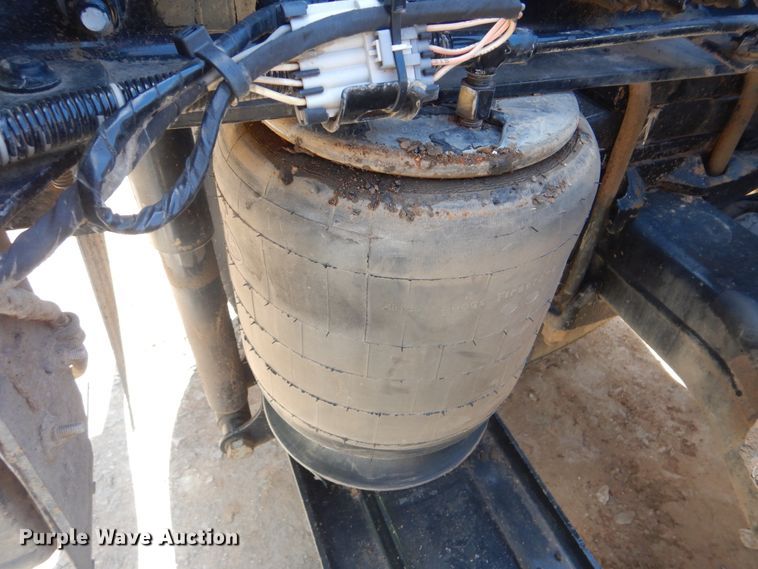 image for item DI0442 2014 Mack CHU  semi truck