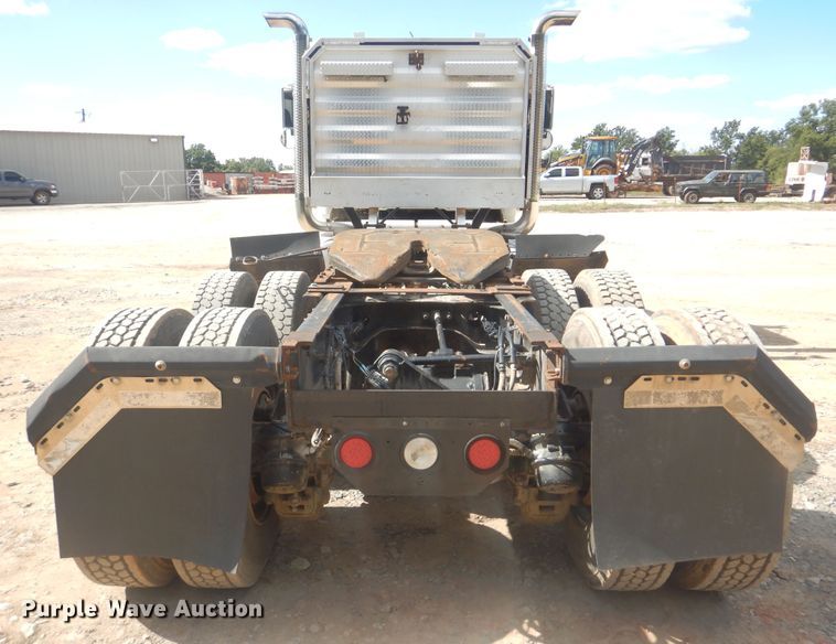 image for item DI0443 2009 Mack CHU  semi truck