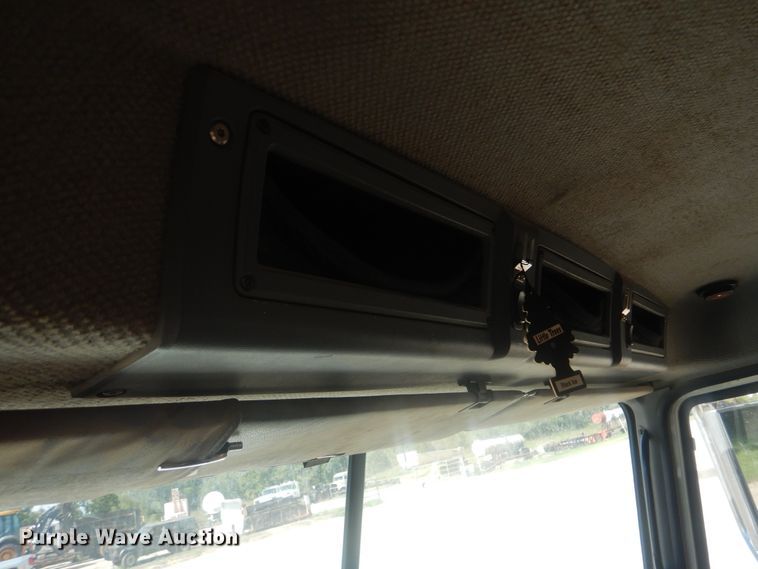 image for item DI0443 2009 Mack CHU  semi truck