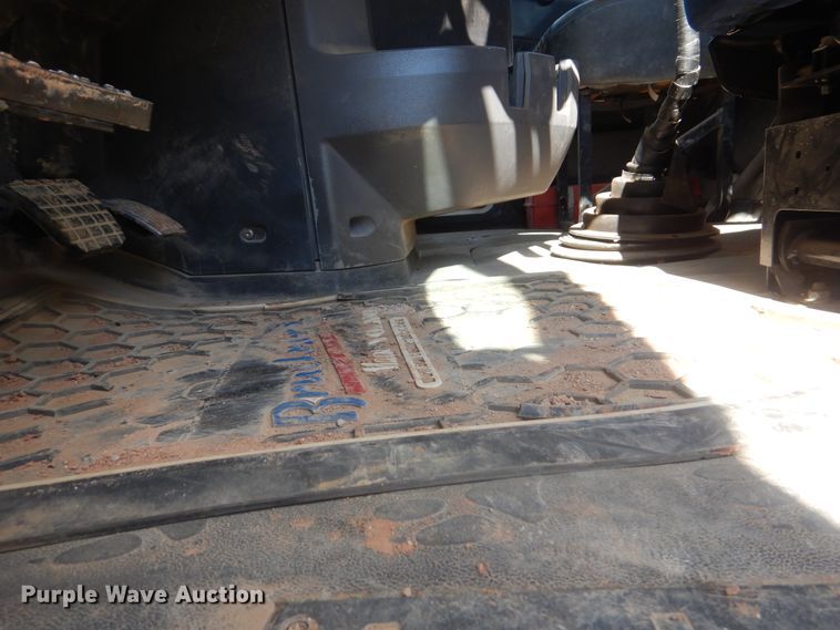 image for item DI0443 2009 Mack CHU  semi truck