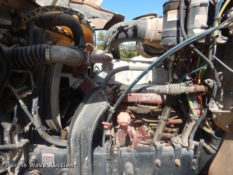 image for item DI0443 2009 Mack CHU  semi truck