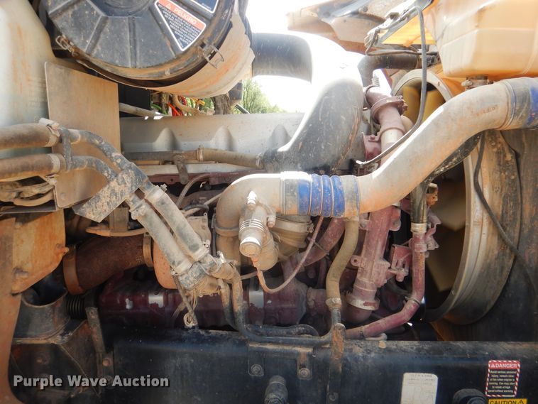 image for item DI0443 2009 Mack CHU  semi truck