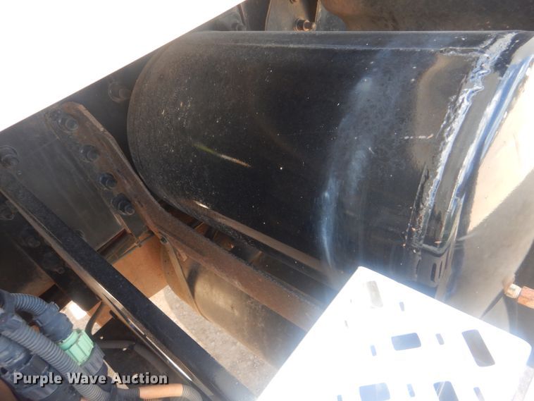 image for item DI0443 2009 Mack CHU  semi truck