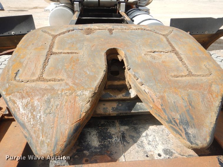 image for item DI0443 2009 Mack CHU  semi truck