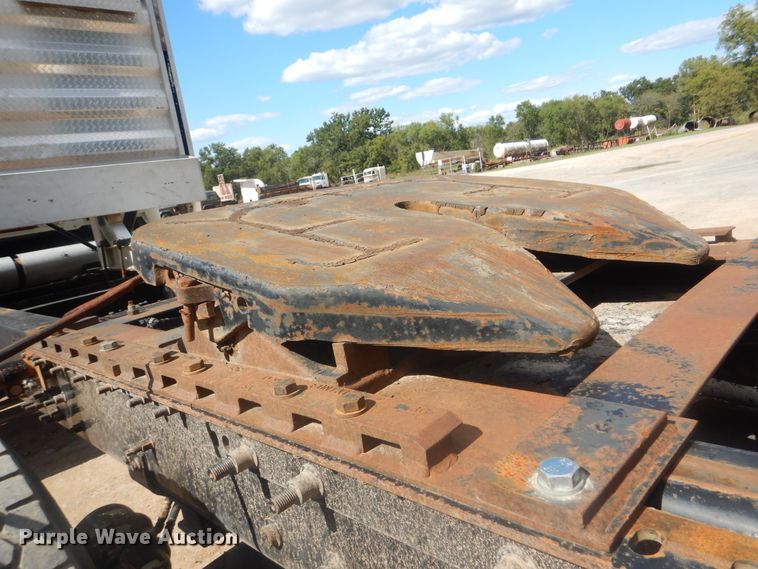 image for item DI0443 2009 Mack CHU  semi truck