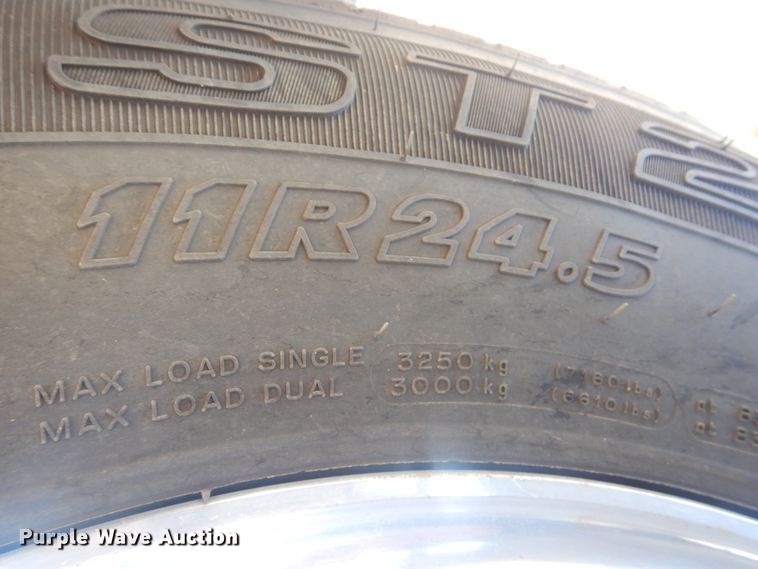 image for item DI0443 2009 Mack CHU  semi truck