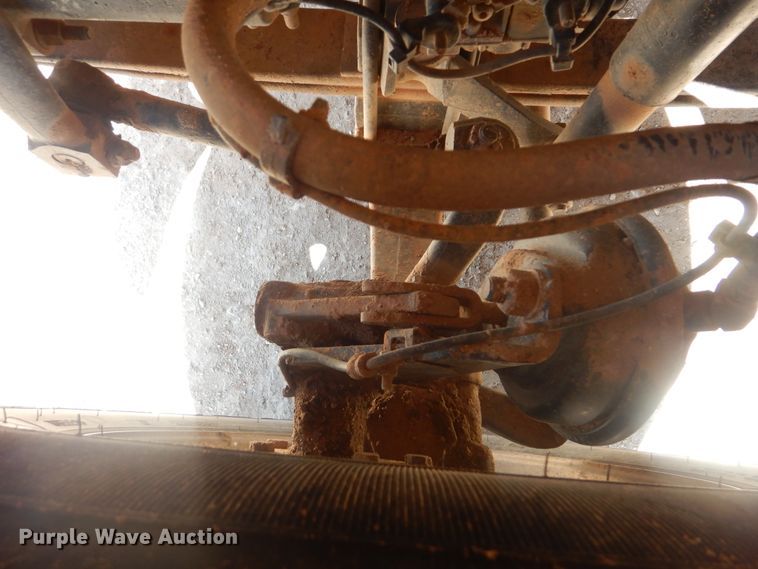 image for item DI0443 2009 Mack CHU  semi truck