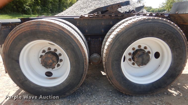 image for item DI0443 2009 Mack CHU  semi truck