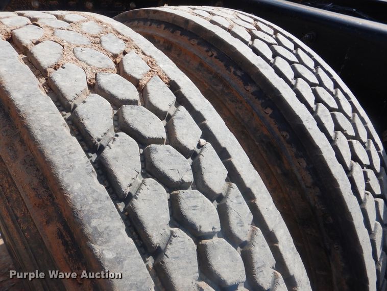 image for item DI0443 2009 Mack CHU  semi truck