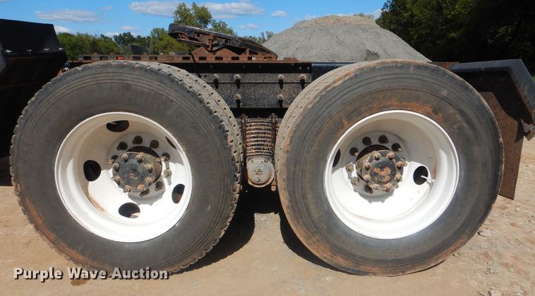 image for item DI0443 2009 Mack CHU  semi truck