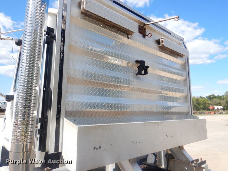 image for item DI0443 2009 Mack CHU  semi truck