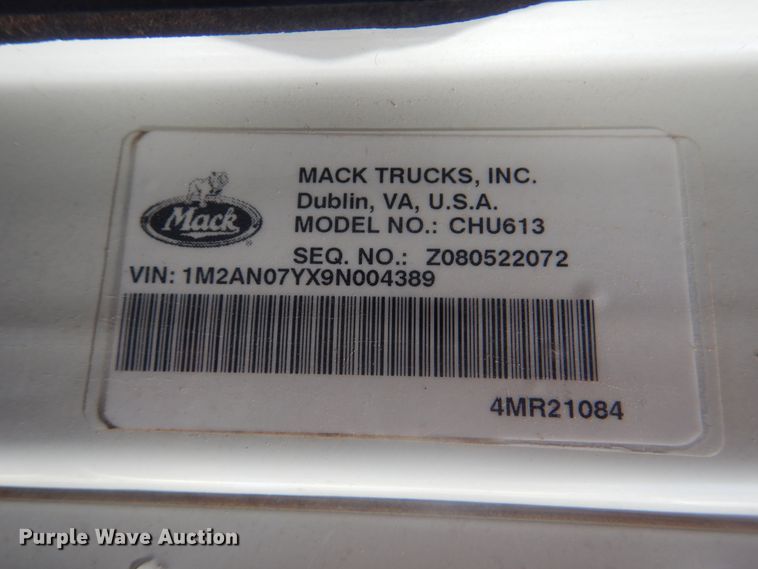 image for item DI0443 2009 Mack CHU  semi truck