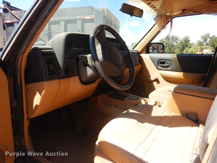 image for item DI0445 1997 Jeep Cherokee  SUV