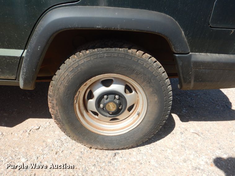 image for item DI0445 1997 Jeep Cherokee  SUV