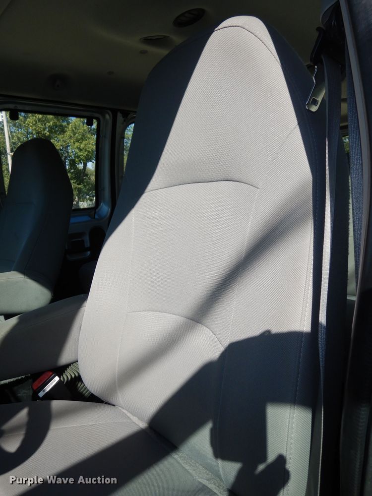 image for item DJ6839 2007 Ford E150  van