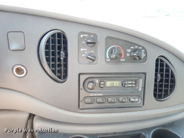 image for item DJ6839 2007 Ford E150  van