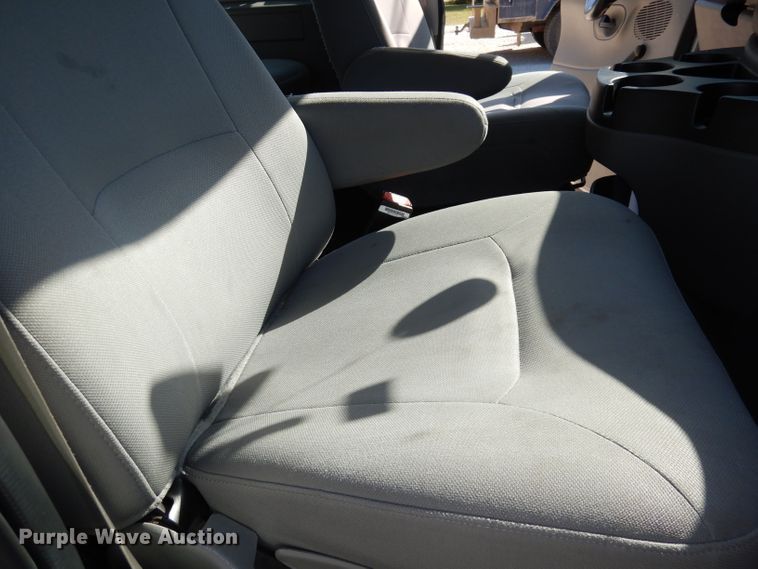 image for item DJ6839 2007 Ford E150  van