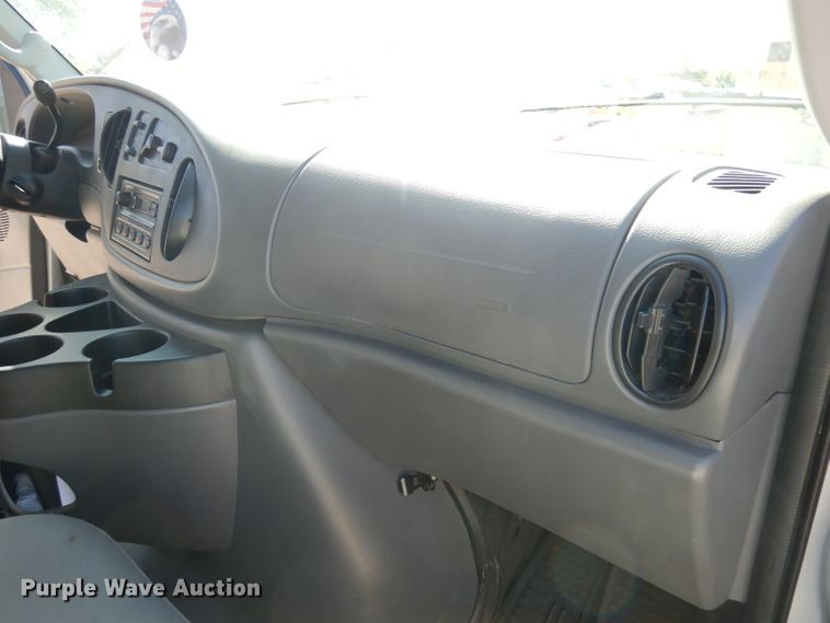 image for item DJ6839 2007 Ford E150  van