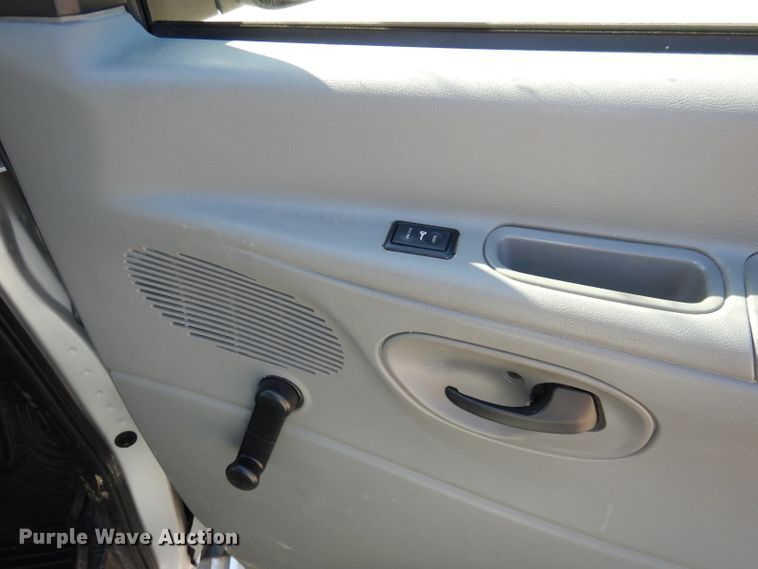 image for item DJ6839 2007 Ford E150  van