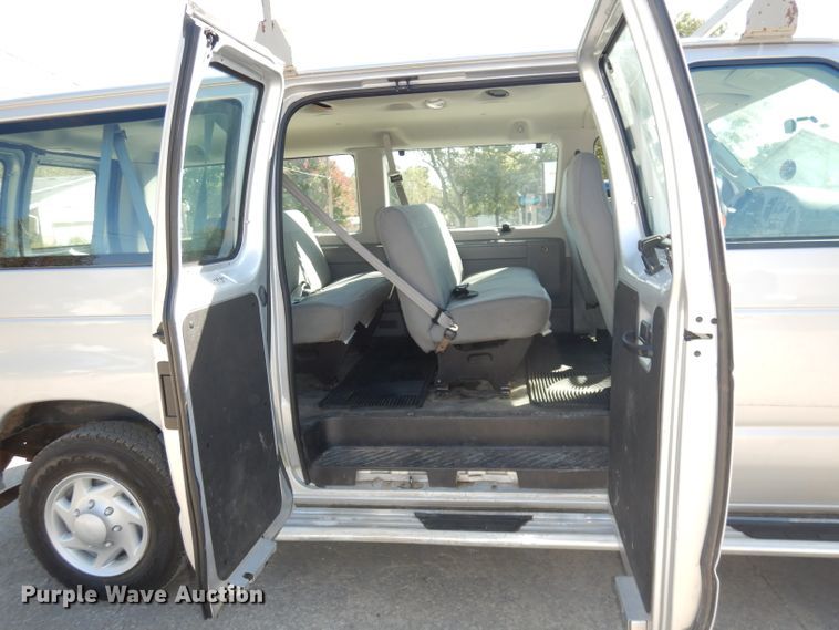 image for item DJ6839 2007 Ford E150  van
