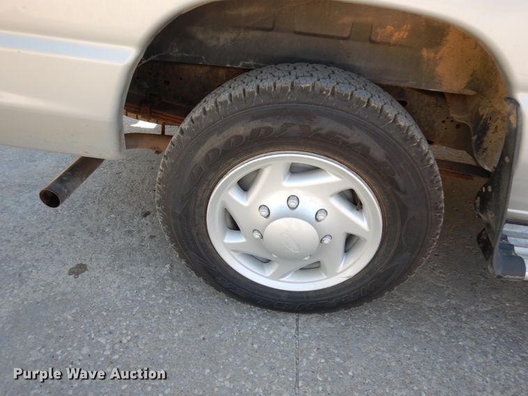 image for item DJ6839 2007 Ford E150  van