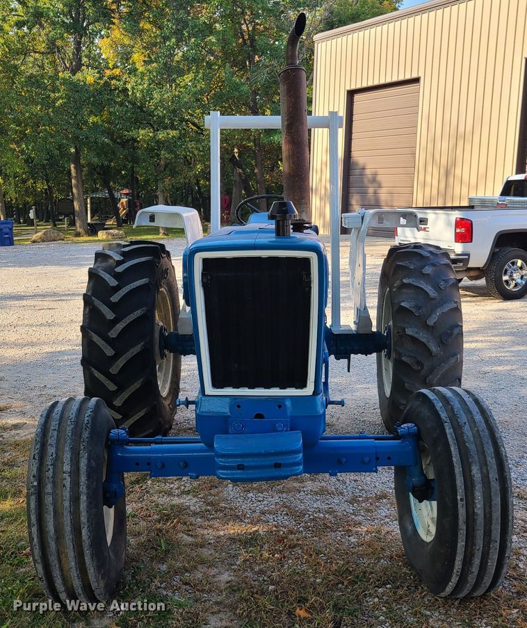 image for item DY9981 Ford  tractor