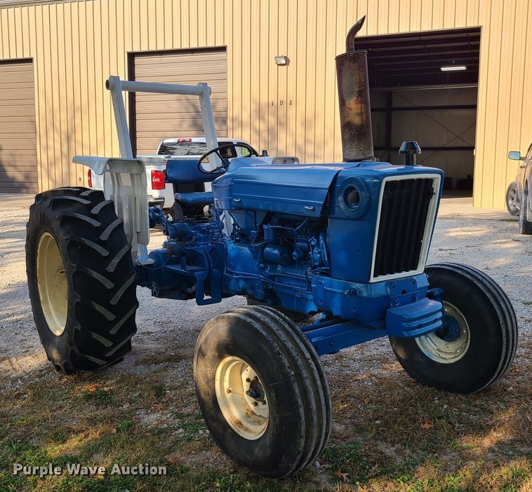 image for item DY9981 Ford  tractor