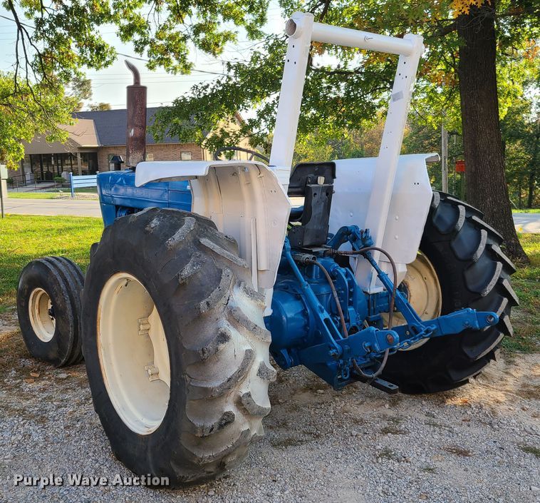 image for item DY9981 Ford  tractor