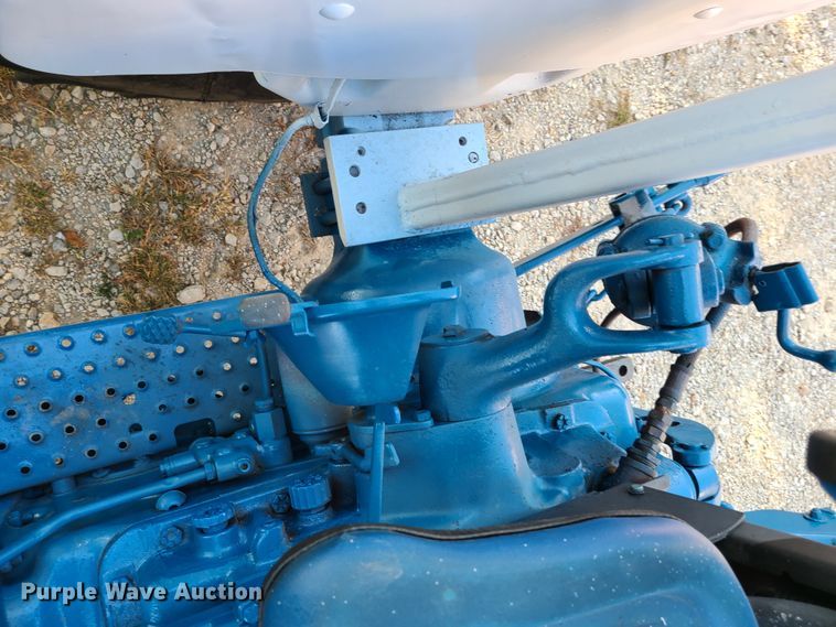 image for item DY9981 Ford  tractor