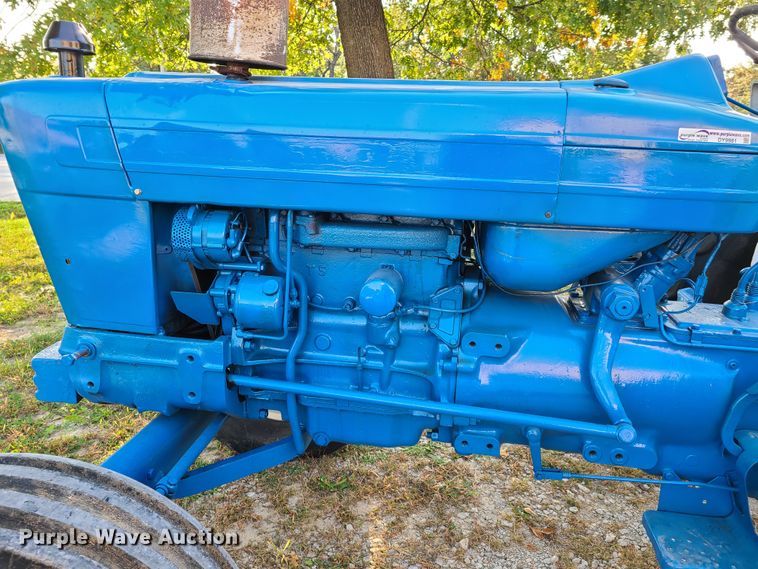 image for item DY9981 Ford  tractor