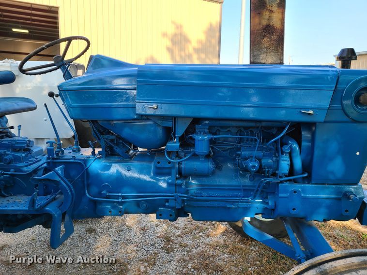 image for item DY9981 Ford  tractor
