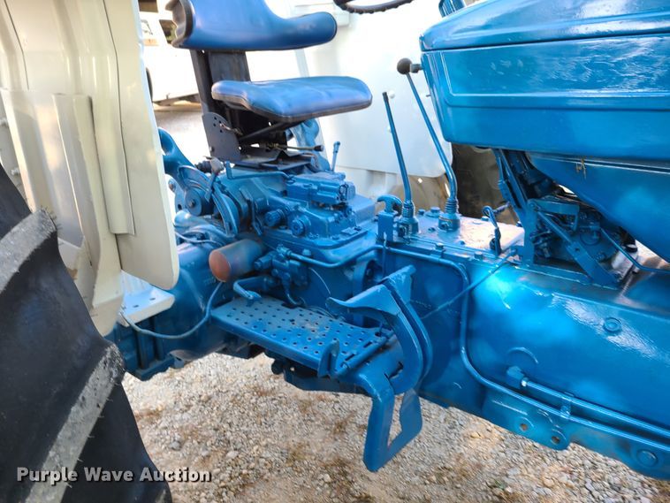 image for item DY9981 Ford  tractor