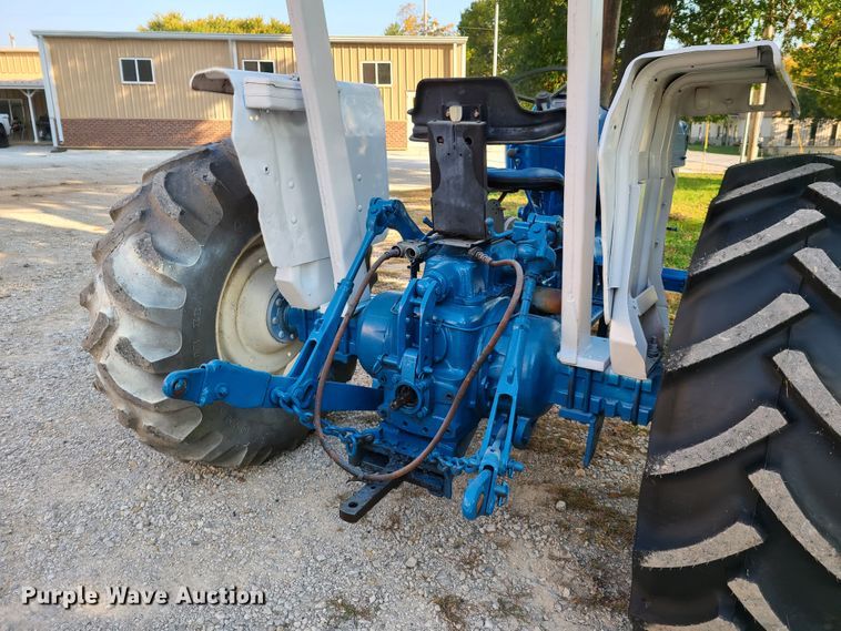 image for item DY9981 Ford  tractor