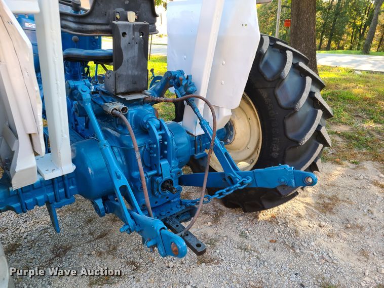 image for item DY9981 Ford  tractor