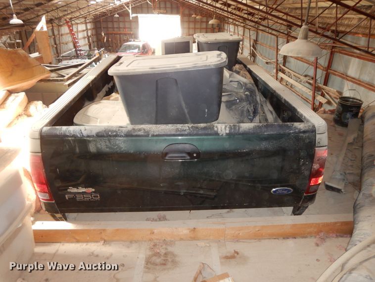 image for item FG9520 2003 Ford F250 pickup truck bed