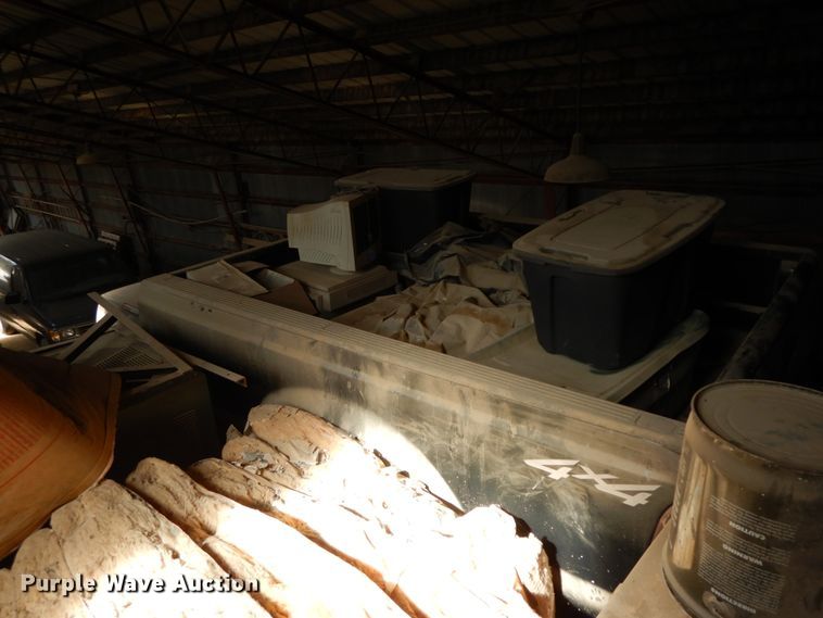 image for item FG9520 2003 Ford F250 pickup truck bed