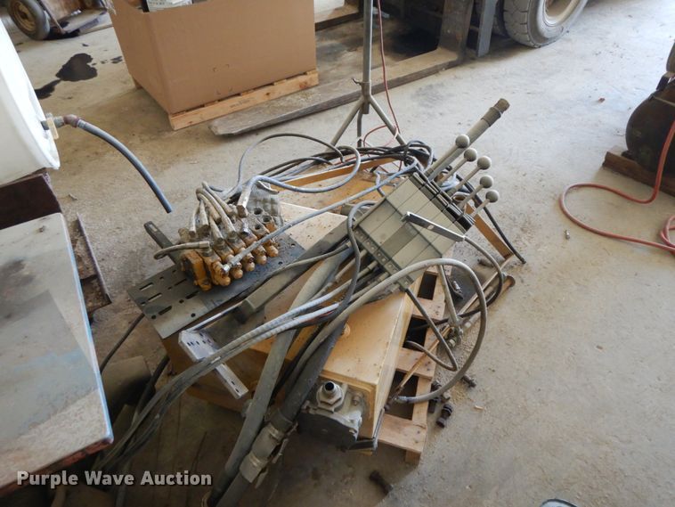 image for item FG9523 Tiger 4987 side boom rotary mower