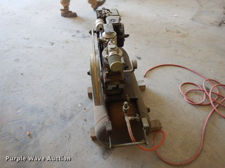 image for item FG9524 Gardner Denver ACB1010  air compressor